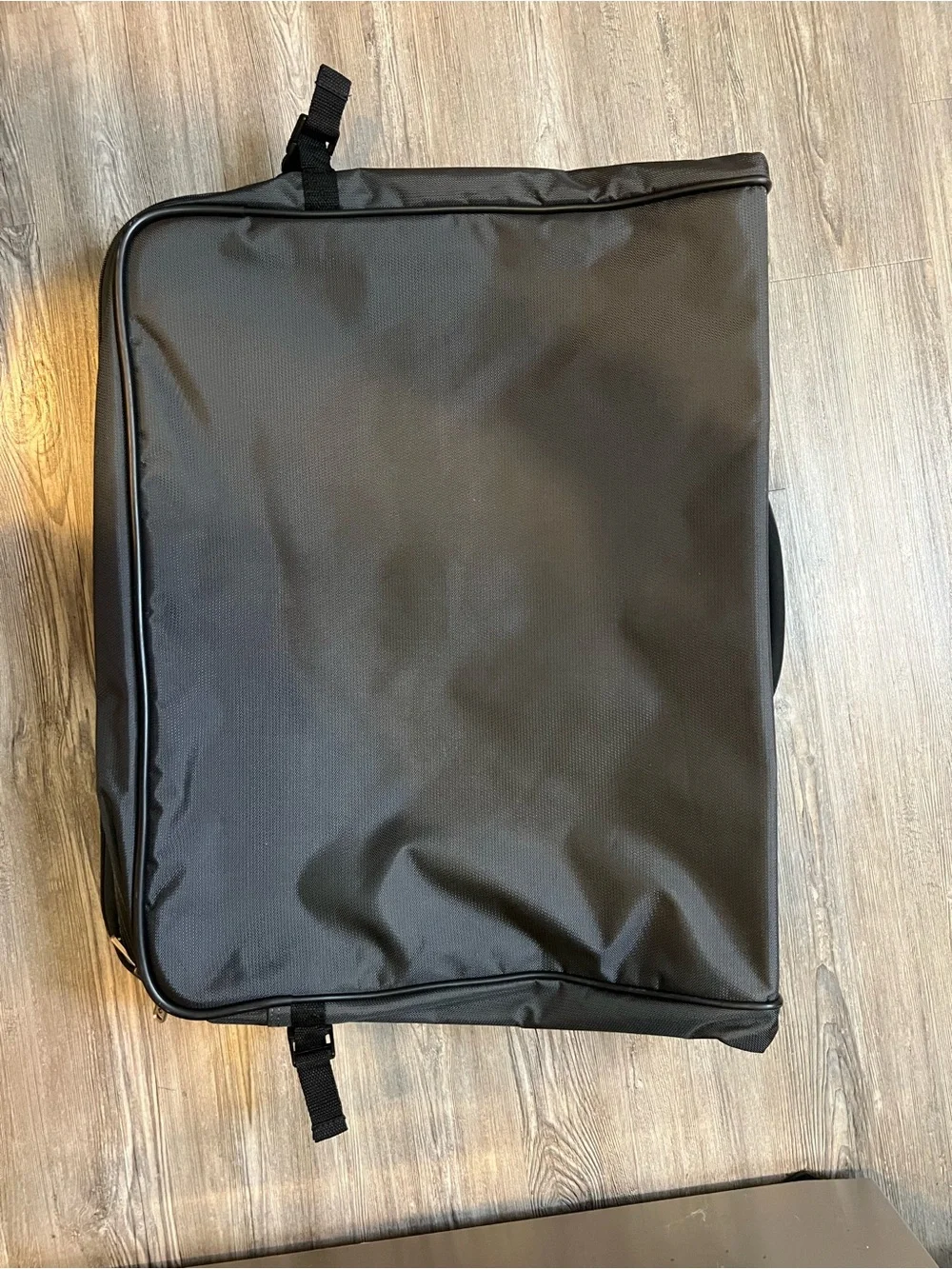 Samsonite Black Travel Garment Bag with Front Zip Pocket